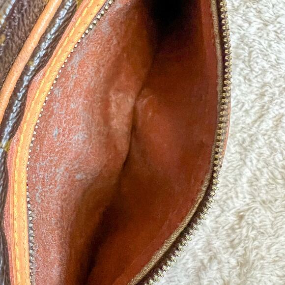 Authentic Louis Vuitton Saint Germain 24 Monogram Crossbody Bag 882 - Picture 8 of 12